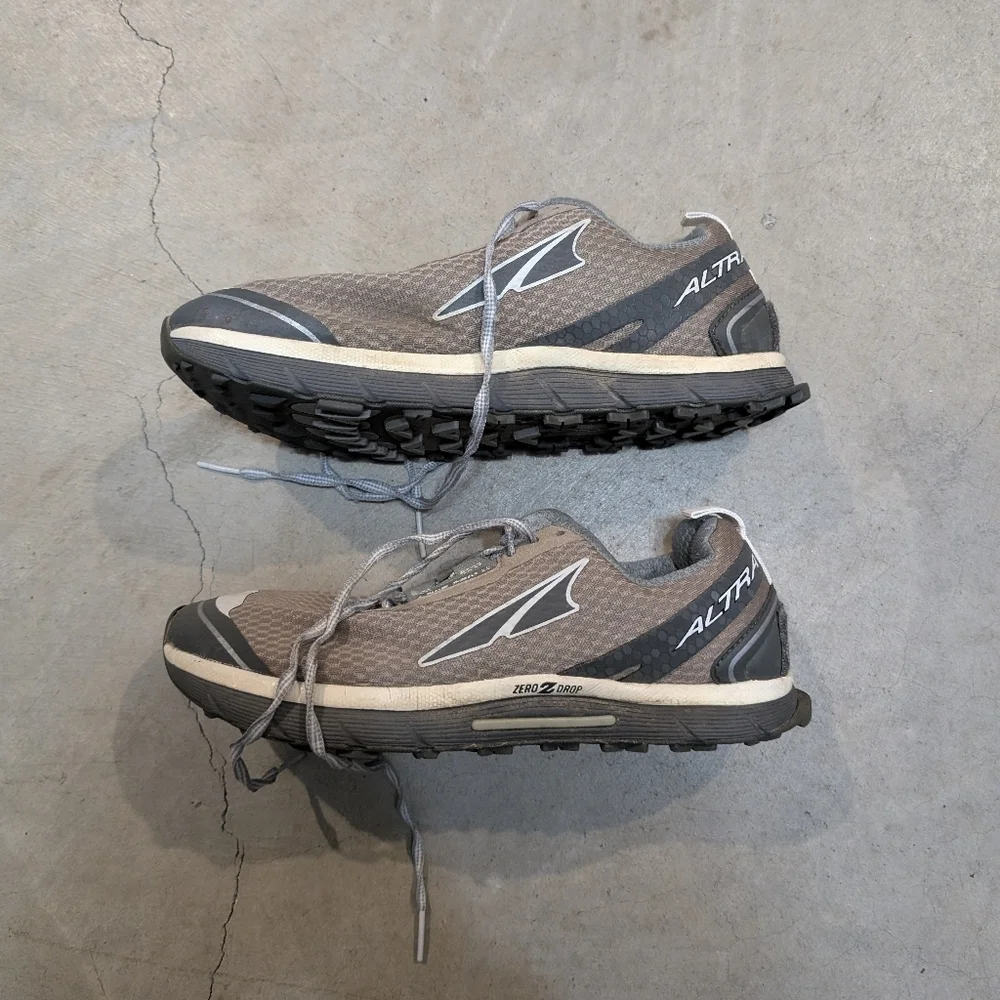 Altra Women's Tan Gray Athletic Shoes